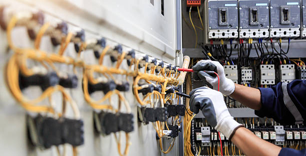 Professional Electrician technician working in Deerfield, MI